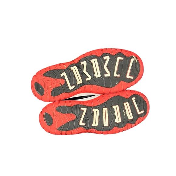 ***SOLD*** Nike Air Jordan 11 Retro 378039-010 'Bred' Playoffs Sneakers Size 3Y - Picture 5 of 6